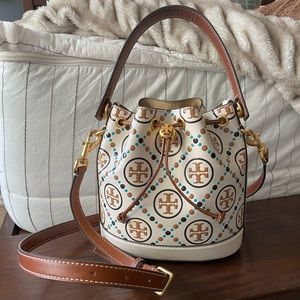 Tory Burch T Monogram Contrast Embossed Bucket Bag